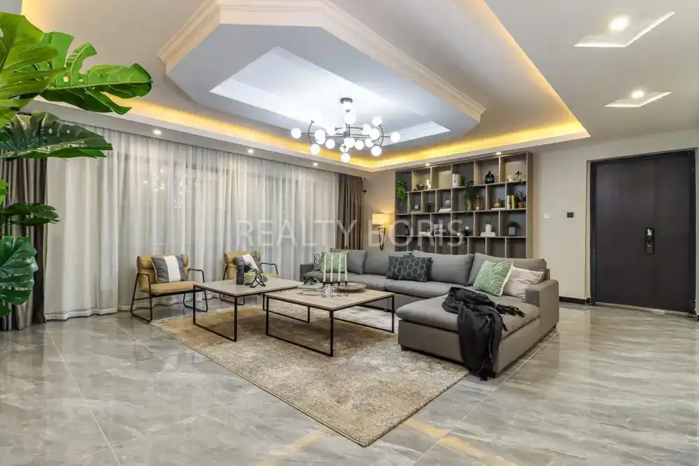 CONTEMPORARY 5 BEDRM IN LAVINGTON