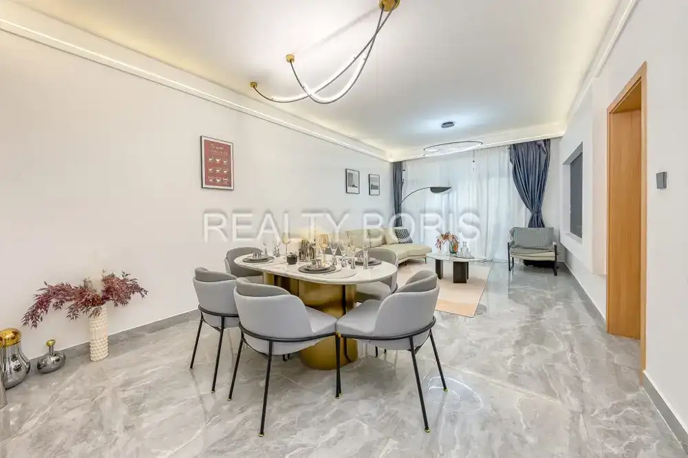 LUXURIOUS 2 BEDROOM IN LAVINGTON