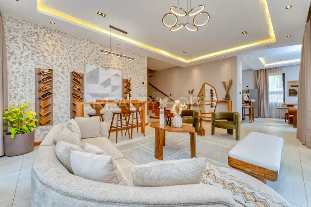 LUXURIOUS 4 BEDROOM VILLA IN LORESHO — Loresho